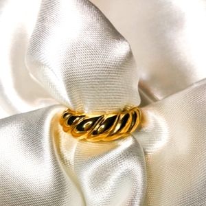 Gold ring